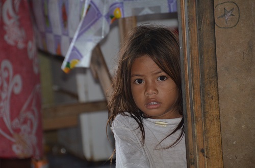 One of the little girls from the Tuvalu village family (© Joanna Ruxton)